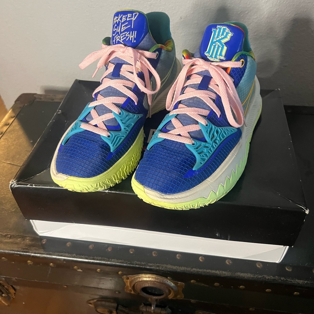Nike Kyrie Men's Blue and Green Athletic Shoes